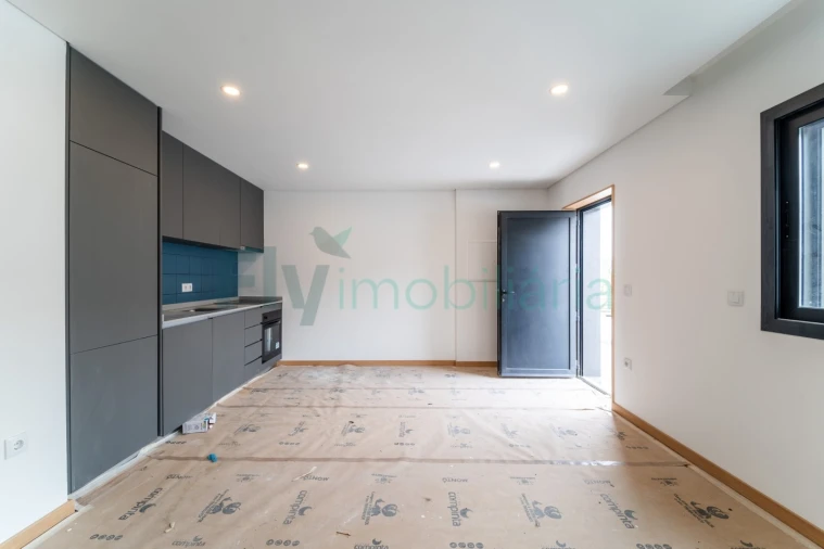 Apartamento T1 para Venda em Infias Foto 7