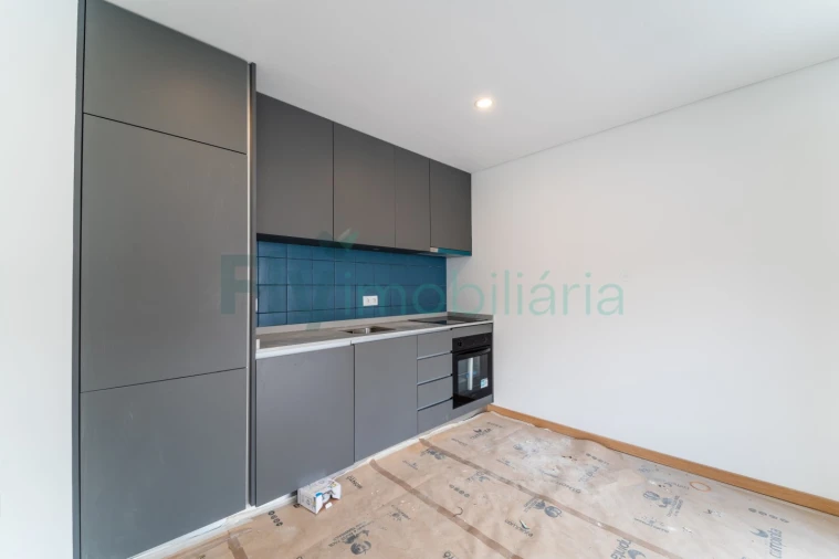 Apartamento T1 para Venda em Infias Foto 11