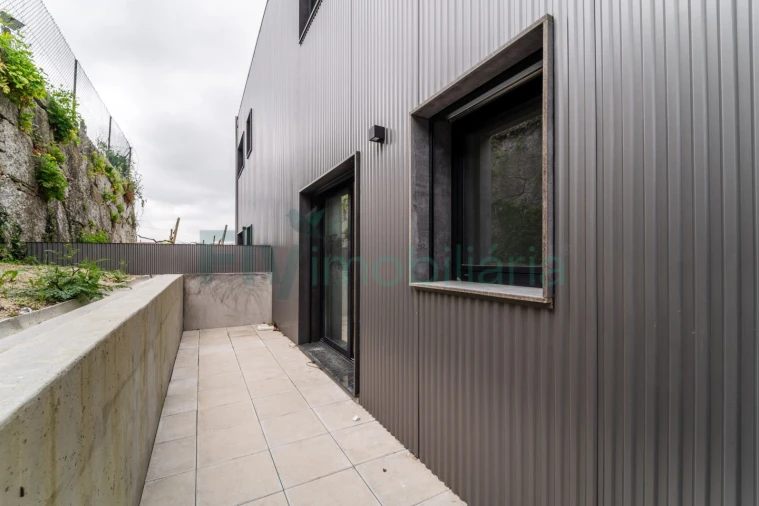 Apartamento T1 para Venda em Infias Foto 28