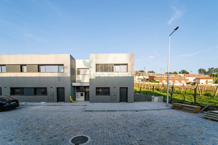 Apartamento T1 para Venda em Infias Foto 35