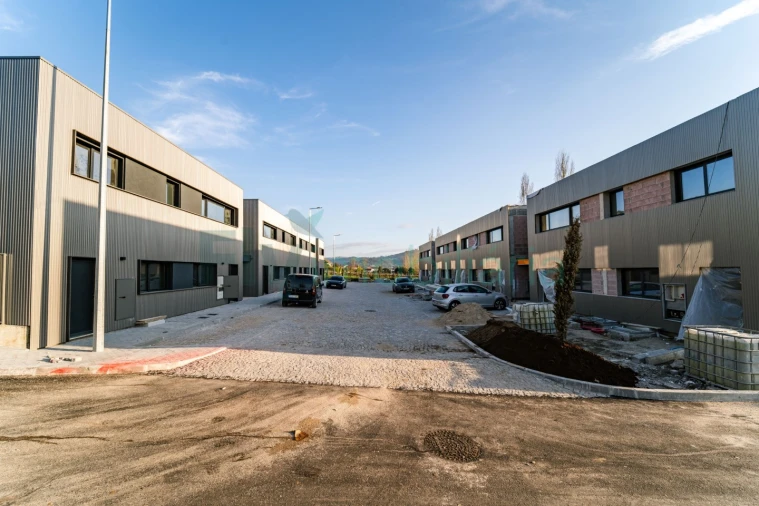 Apartamento T1 para Venda em Infias Foto 36