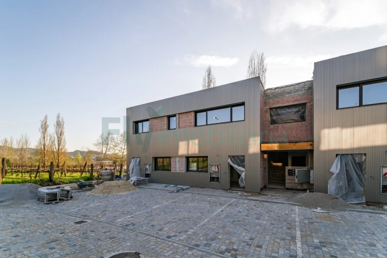 Apartamento T1 para Venda em Infias Foto 39