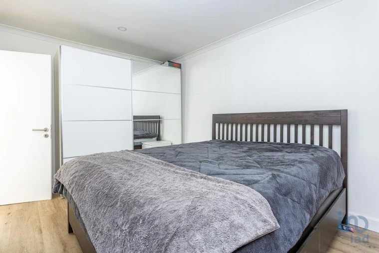 Apartamento T1 para Arrendamento em Misericórdia Foto 3