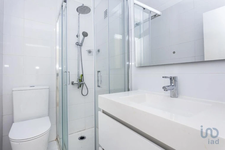 Apartamento T1 para Arrendamento em Misericórdia Foto 8