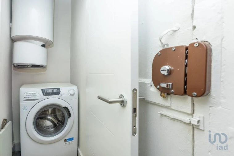 Apartamento T1 para Arrendamento em Misericórdia Foto 12