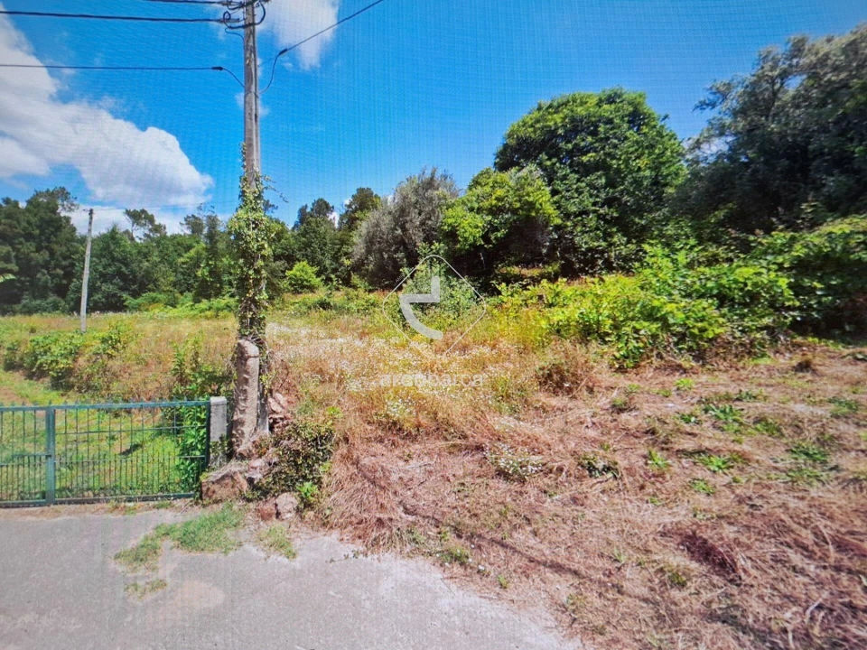 Terreno para Venda em Estorãos Foto 1