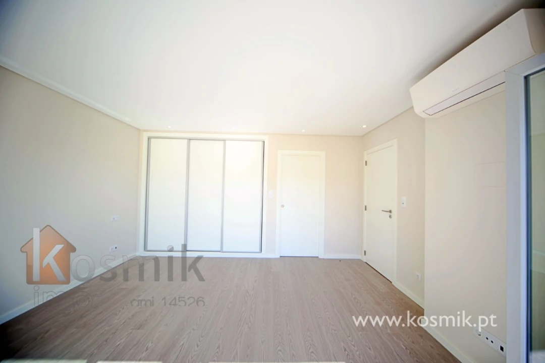 Apartamento T3 para Arrendamento em Póvoa de Santo Adrião e Olival Basto Foto 8