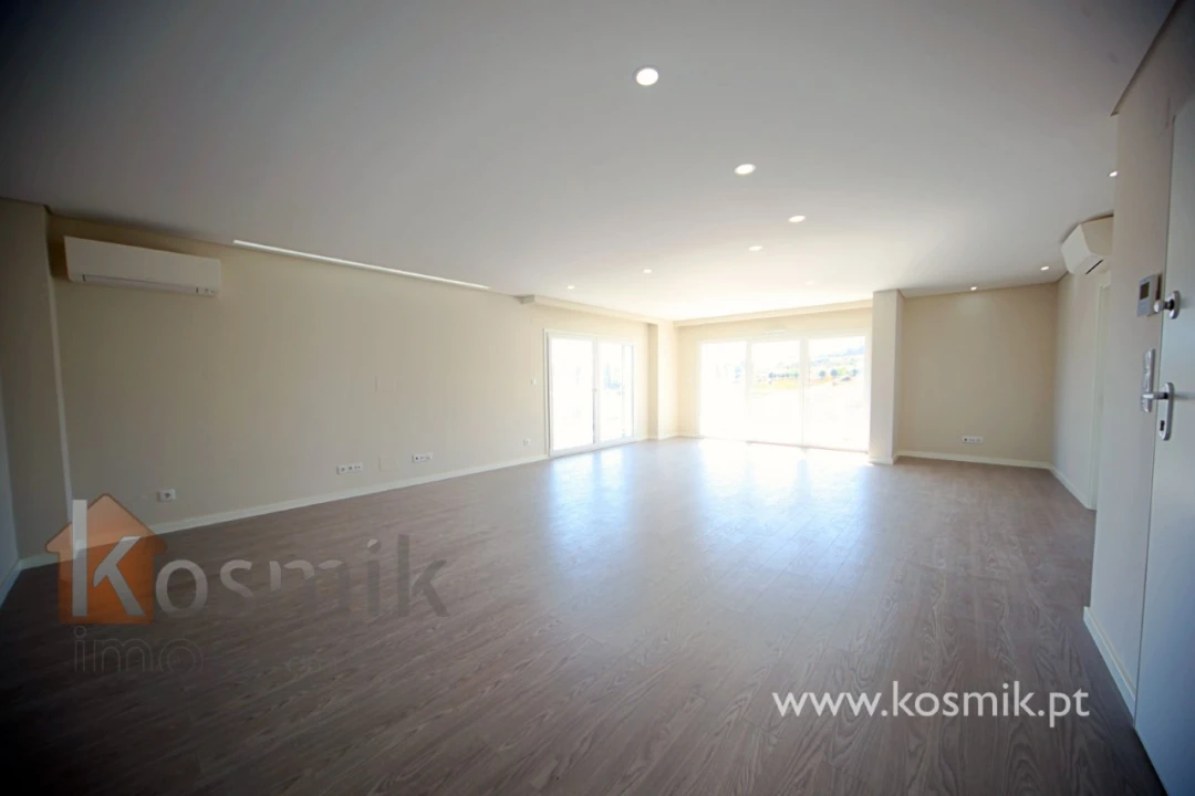 Apartamento T3 para Arrendamento em Póvoa de Santo Adrião e Olival Basto Foto 11