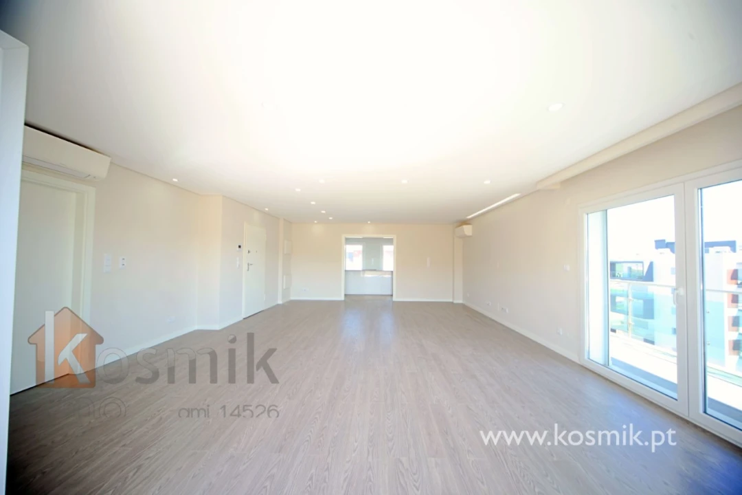 Apartamento T3 para Arrendamento em Póvoa de Santo Adrião e Olival Basto Foto 13