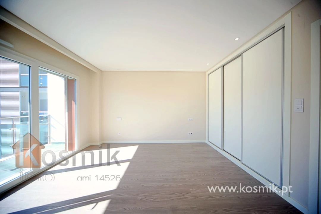 Apartamento T3 para Arrendamento em Póvoa de Santo Adrião e Olival Basto Foto 41