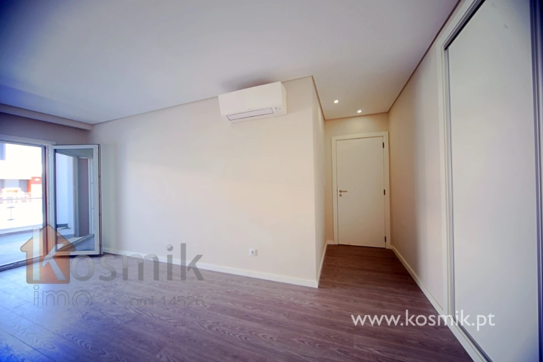 Apartamento T3 para Arrendamento em Póvoa de Santo Adrião e Olival Basto Foto 54