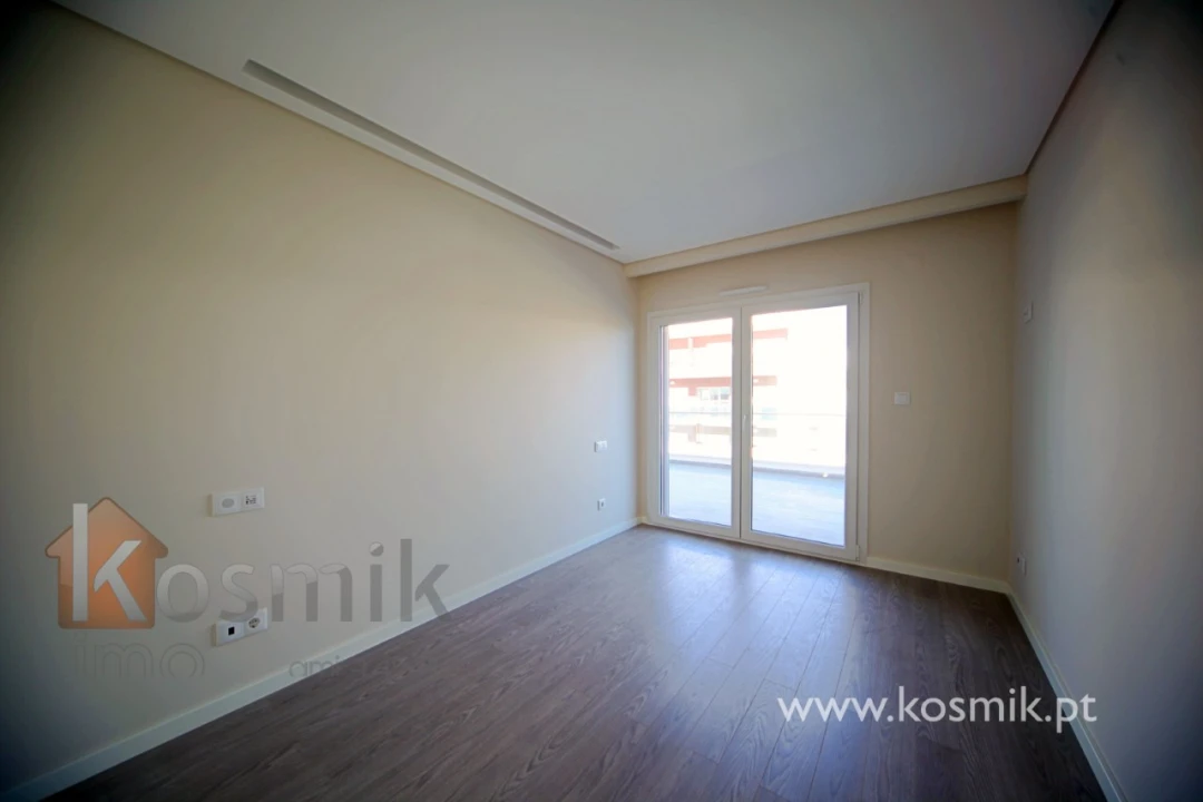 Apartamento T3 para Arrendamento em Póvoa de Santo Adrião e Olival Basto Foto 56