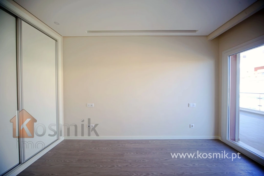 Apartamento T3 para Arrendamento em Póvoa de Santo Adrião e Olival Basto Foto 57