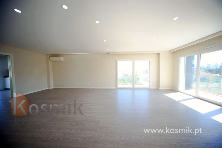 Apartamento T3 para Arrendamento em Póvoa de Santo Adrião e Olival Basto Foto 12