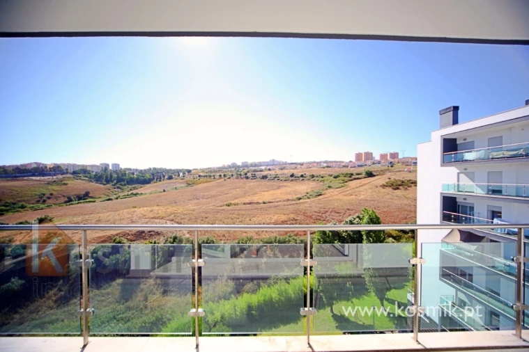 Apartamento T3 para Arrendamento em Póvoa de Santo Adrião e Olival Basto Foto 16