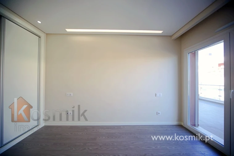 Apartamento T3 para Arrendamento em Póvoa de Santo Adrião e Olival Basto Foto 60