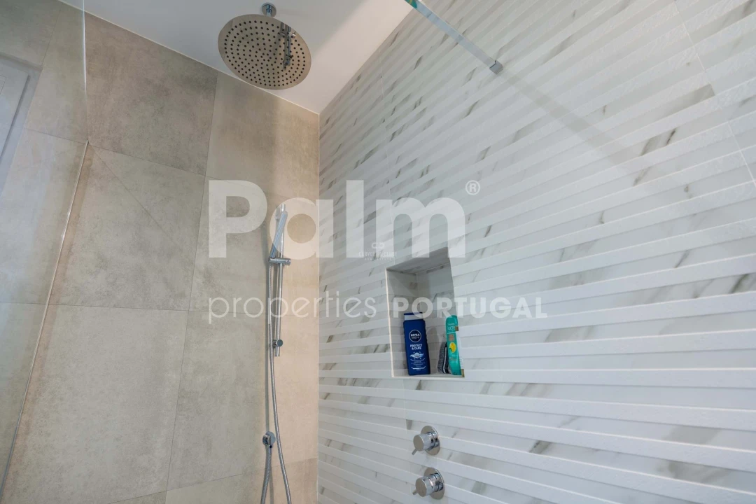 Moradia T3 para Venda em Armação de Pera Foto 11