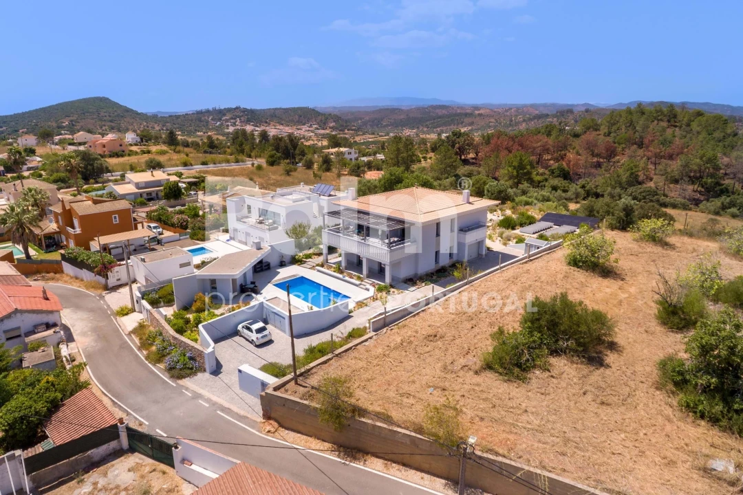 Moradia T3 para Venda em Armação de Pera Foto 1