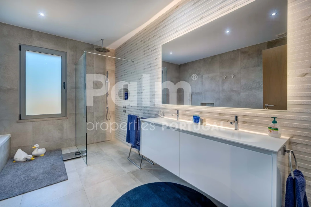 Moradia T3 para Venda em Armação de Pera Foto 8