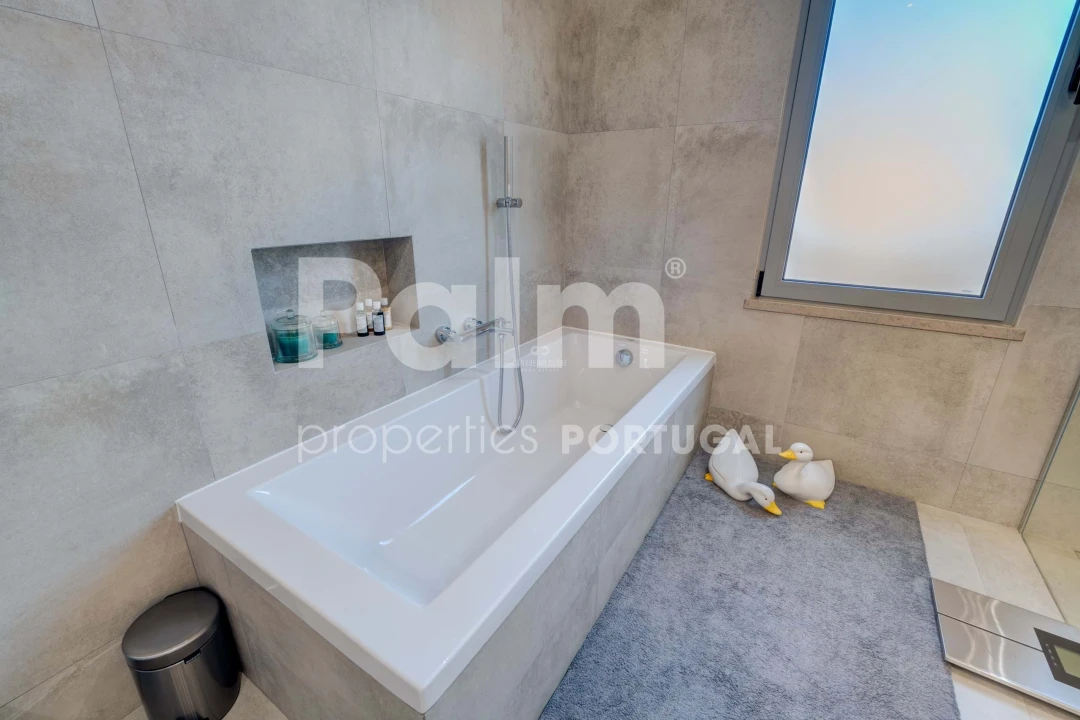 Moradia T3 para Venda em Armação de Pera Foto 12