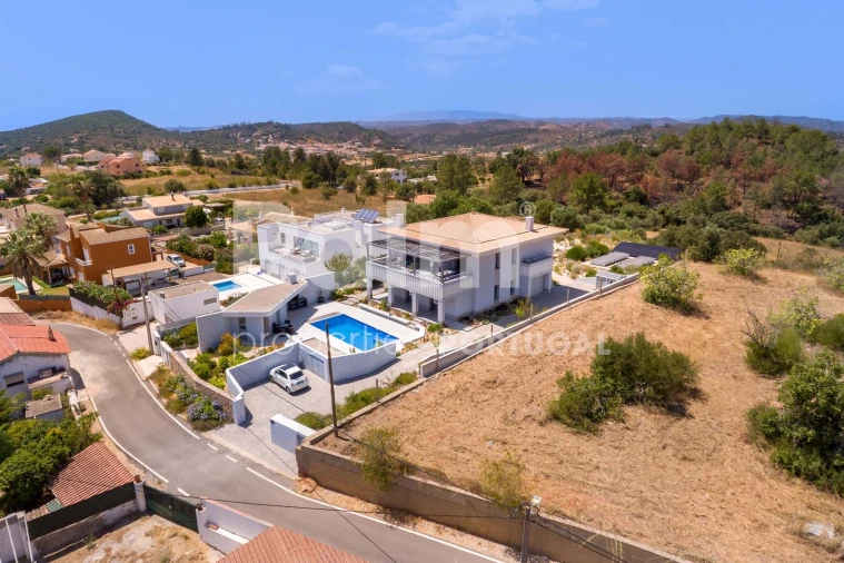 Moradia T3 para Venda em Armação de Pera Foto 1