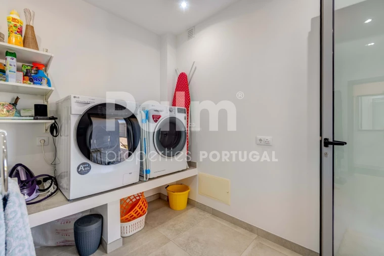 Moradia T3 para Venda em Armação de Pera Foto 16