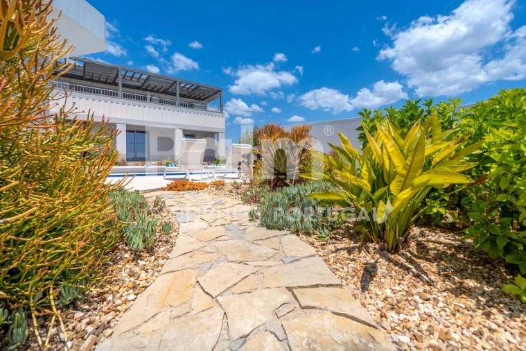 Moradia T3 para Venda em Armação de Pera Foto 2