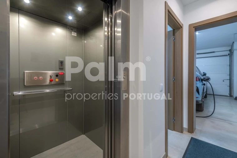 Moradia T3 para Venda em Armação de Pera Foto 14