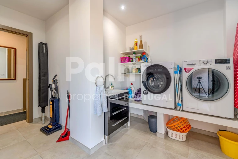 Moradia T3 para Venda em Armação de Pera Foto 17