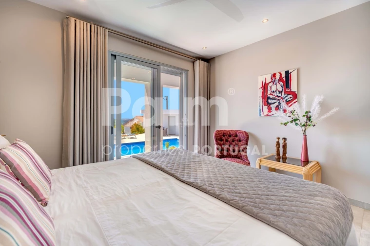 Moradia T3 para Venda em Armação de Pera Foto 22