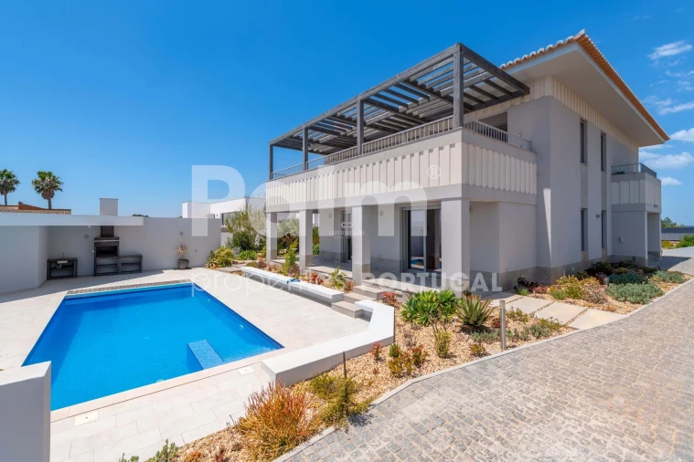 Moradia T3 para Venda em Armação de Pera Foto 3