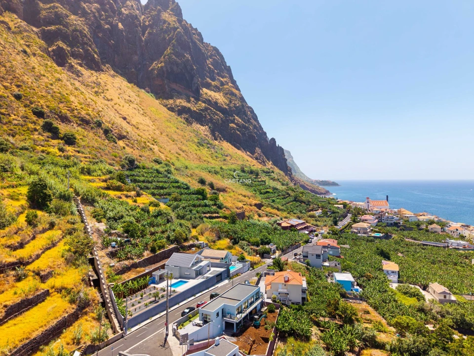 Moradia T4 para Venda em Paul do Mar Foto 50