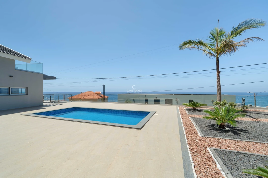 Moradia T4 para Venda em Paul do Mar Foto 10