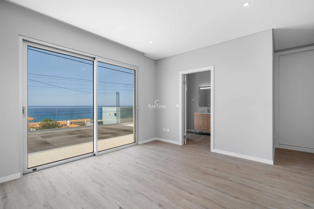 Moradia T4 para Venda em Paul do Mar Foto 28