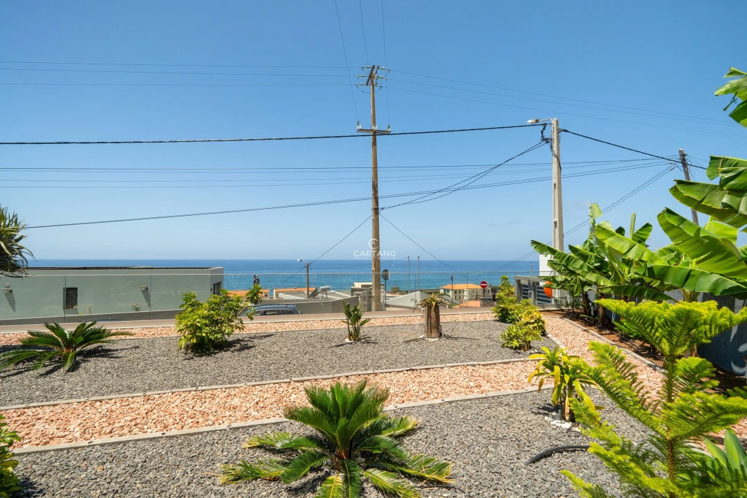 Moradia T4 para Venda em Paul do Mar Foto 11