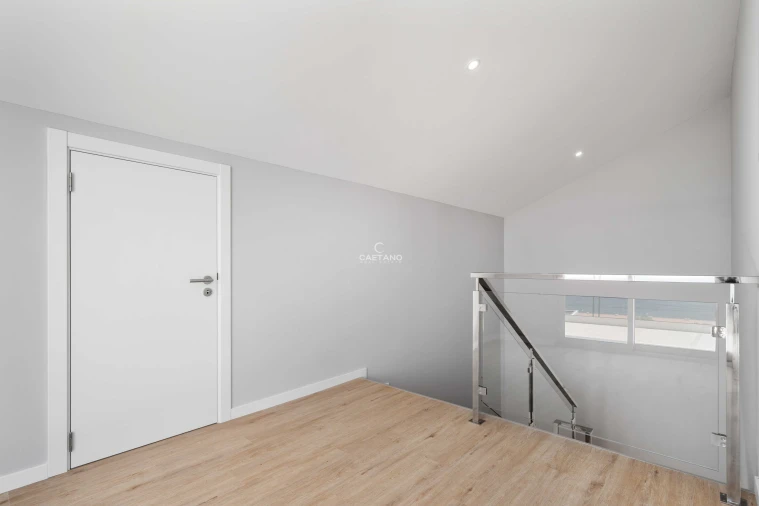 Moradia T4 para Venda em Paul do Mar Foto 35