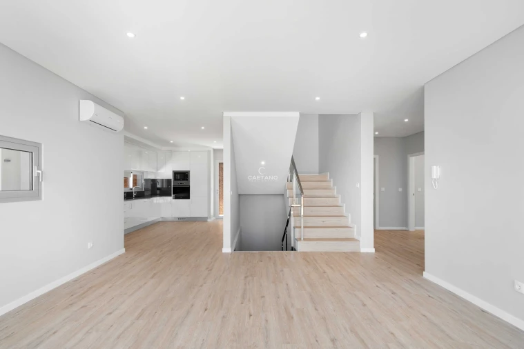 Moradia T4 para Venda em Paul do Mar Foto 19