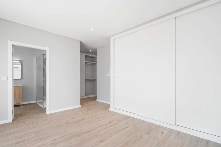 Moradia T4 para Venda em Paul do Mar Foto 29