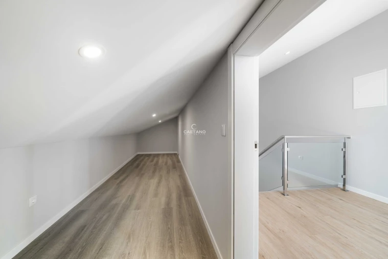 Moradia T4 para Venda em Paul do Mar Foto 48