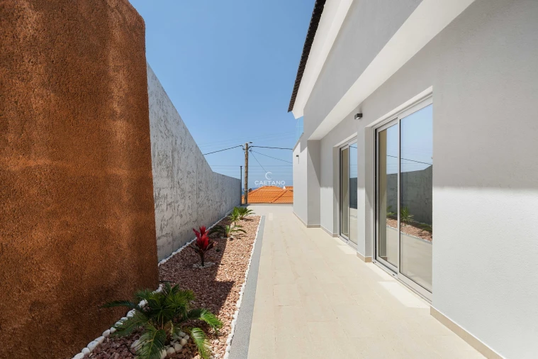 Moradia T4 para Venda em Paul do Mar Foto 5