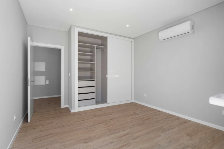 Moradia T4 para Venda em Paul do Mar Foto 23