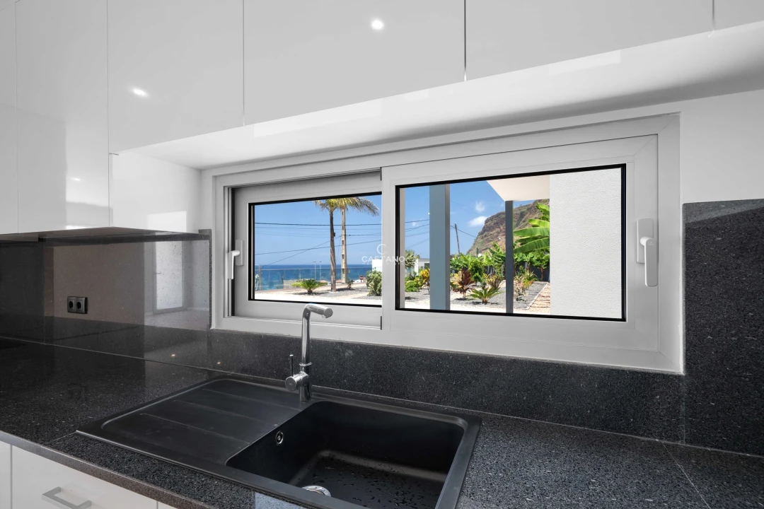 Moradia T4 para Venda em Paul do Mar Foto 16