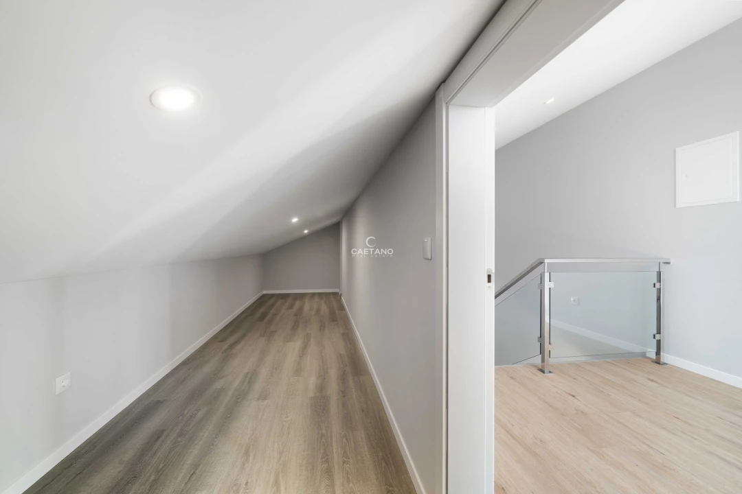 Moradia T4 para Venda em Paul do Mar Foto 48