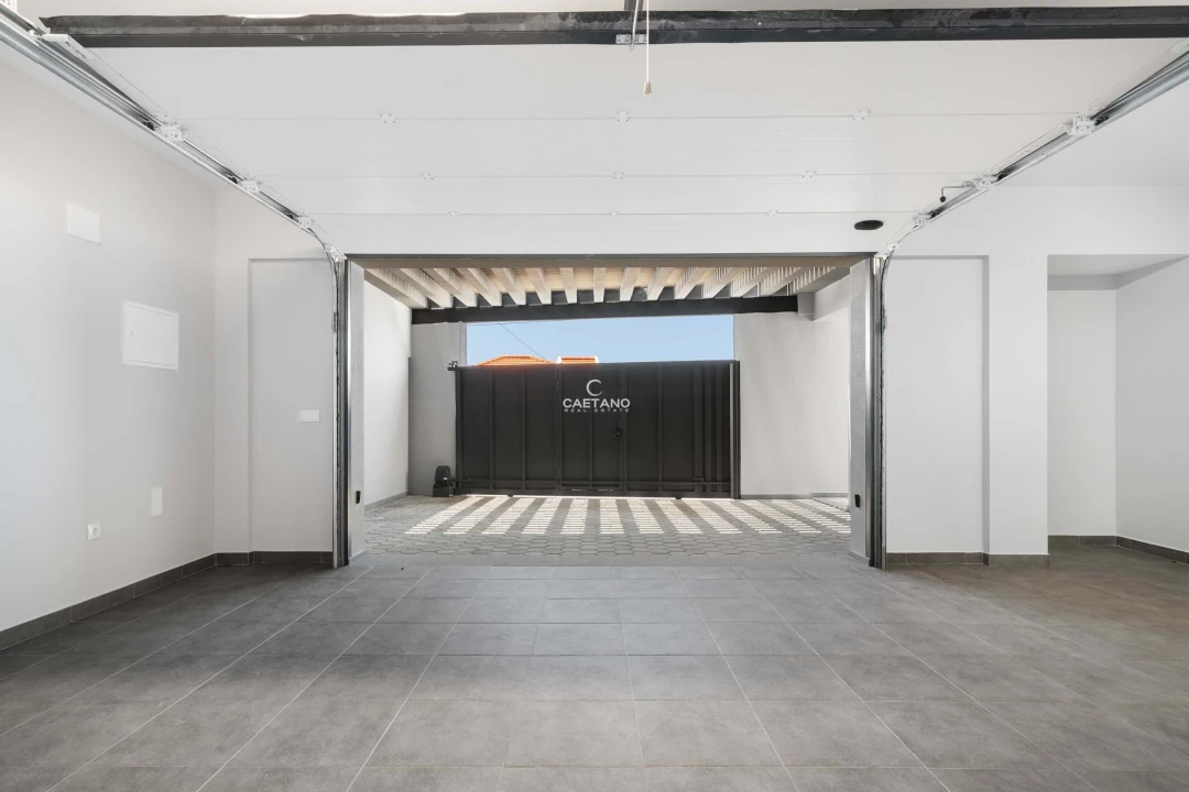 Moradia T4 para Venda em Paul do Mar Foto 32