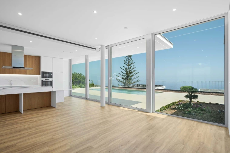 Moradia T3 para Venda em Estreito da Calheta Foto 4