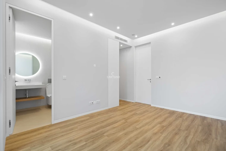 Moradia T3 para Venda em Estreito da Calheta Foto 31