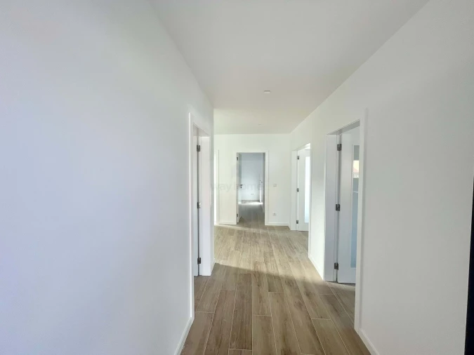 Apartamento T6 para Venda em Ventosa Foto 4