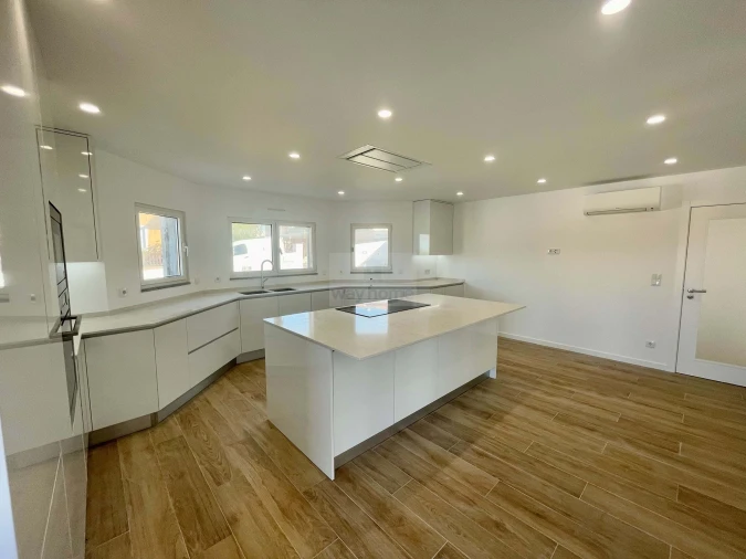 Apartamento T6 para Venda em Ventosa Foto 7