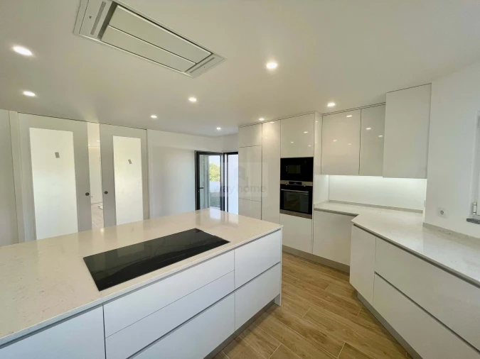 Apartamento T6 para Venda em Ventosa Foto 6