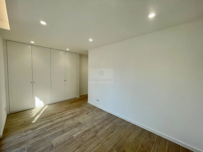 Apartamento T6 para Venda em Ventosa Foto 39